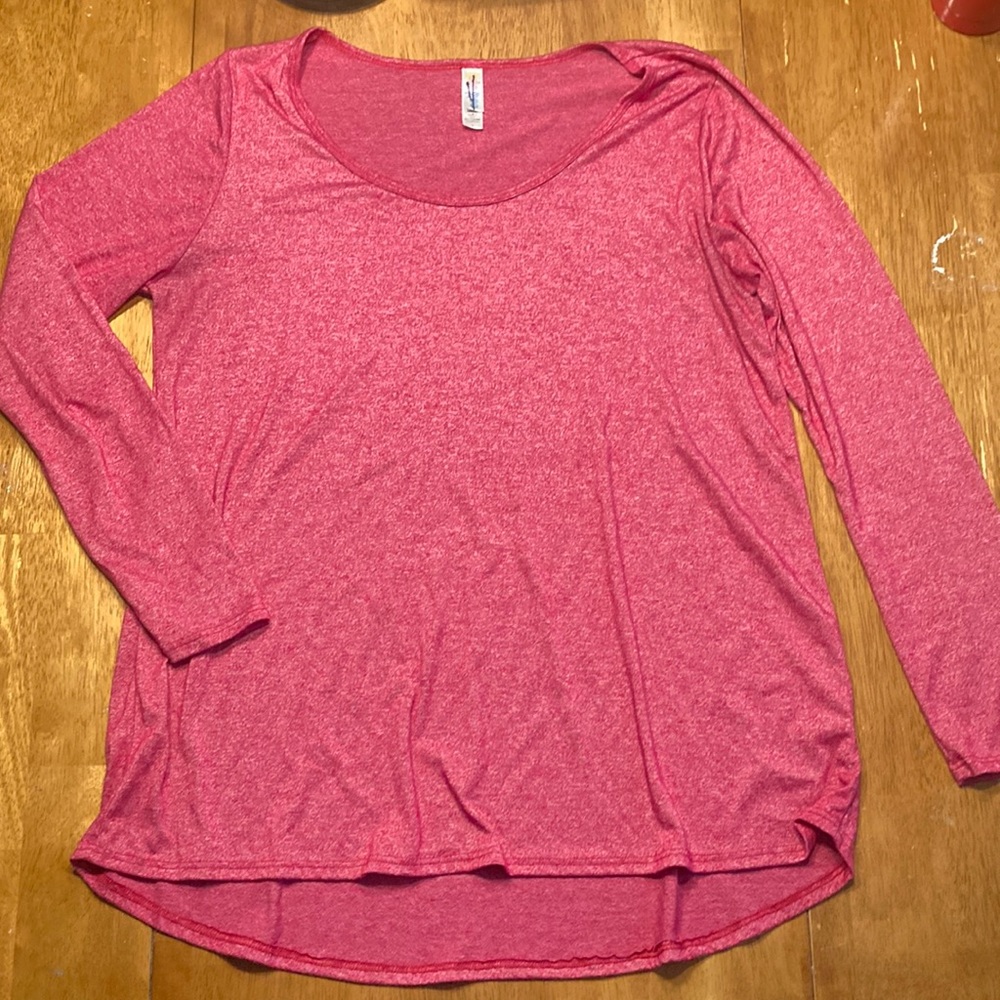 Lularoe Lynnae long sleeve tee heathered pink. Size L